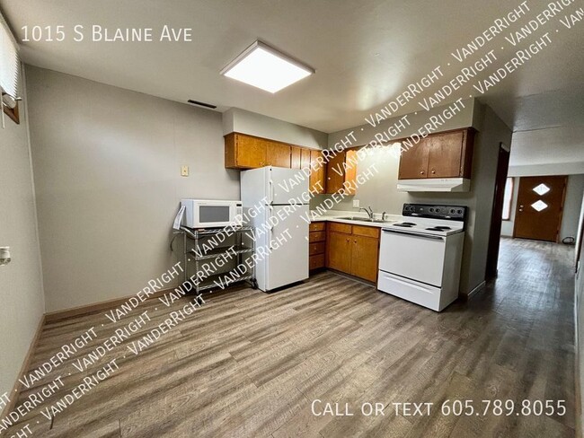 Foto del edificio - 1015 S Blaine Ave