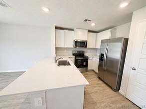 Building Photo - 8172 Cobblestone Dr