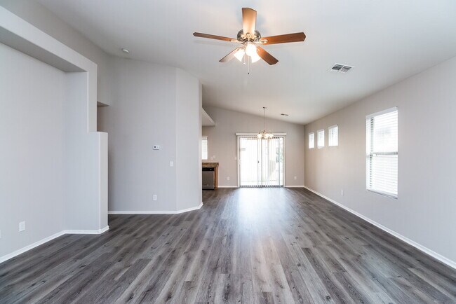 Foto del edificio - 9550 W Williams St