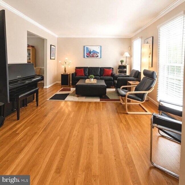 Foto del edificio - 4912 Bexley Ln