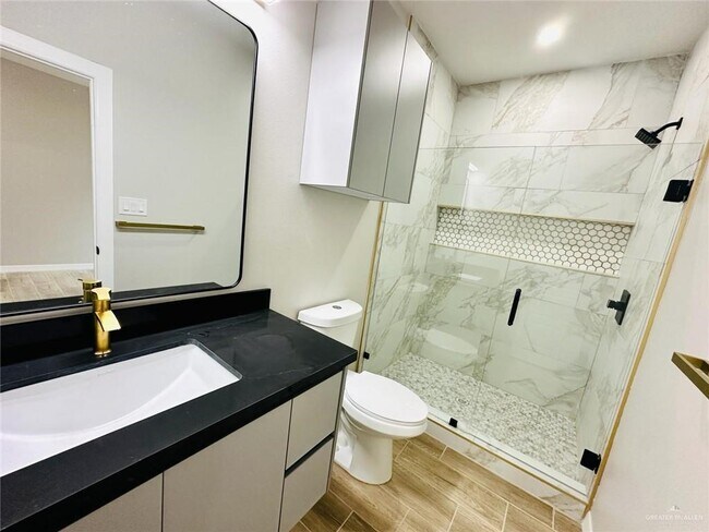 Foto del edificio - 102 Yosemite Dr