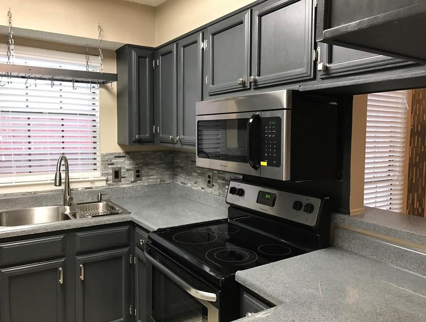 2B Gourmet Kitchen w/ Stain steel appliances - Santa Fe Condo Apartments