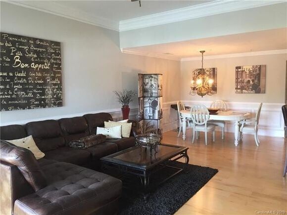 Foto del edificio - COMING SOON!