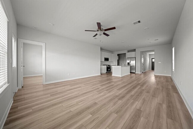 Foto del edificio - 8425 Sweet Cherry Ln