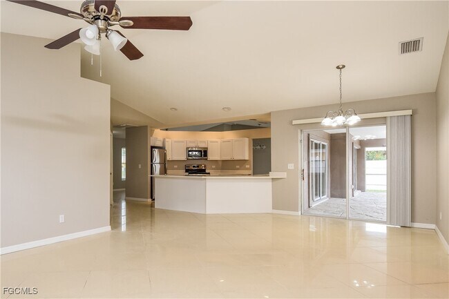 Foto del edificio - 916 SE 33rd Terrace