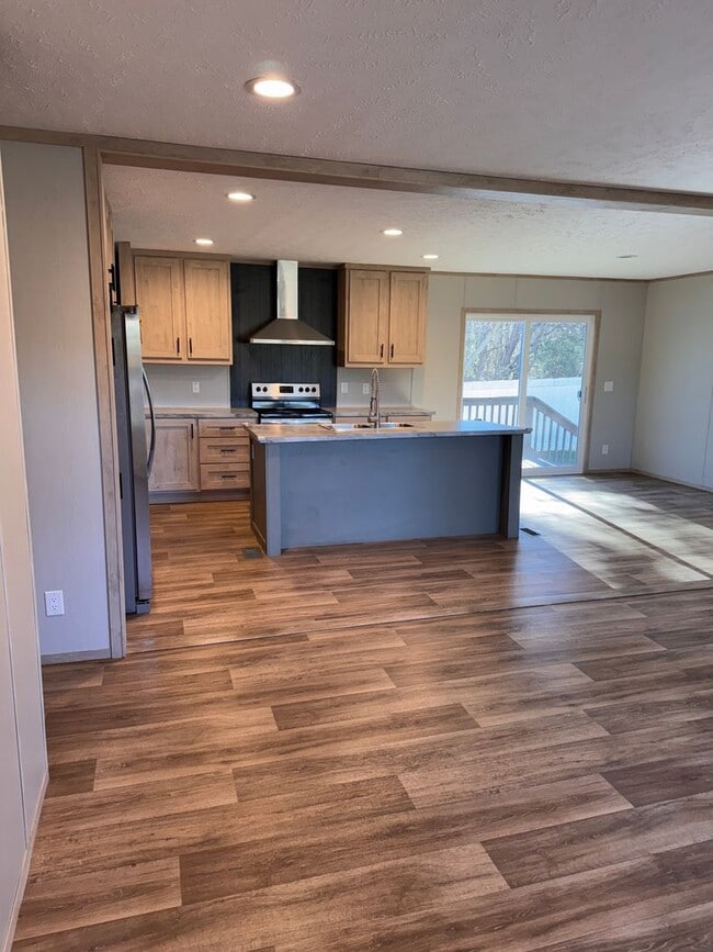 Photo - 3 Bedroom || 2 Bathroom in Concord House