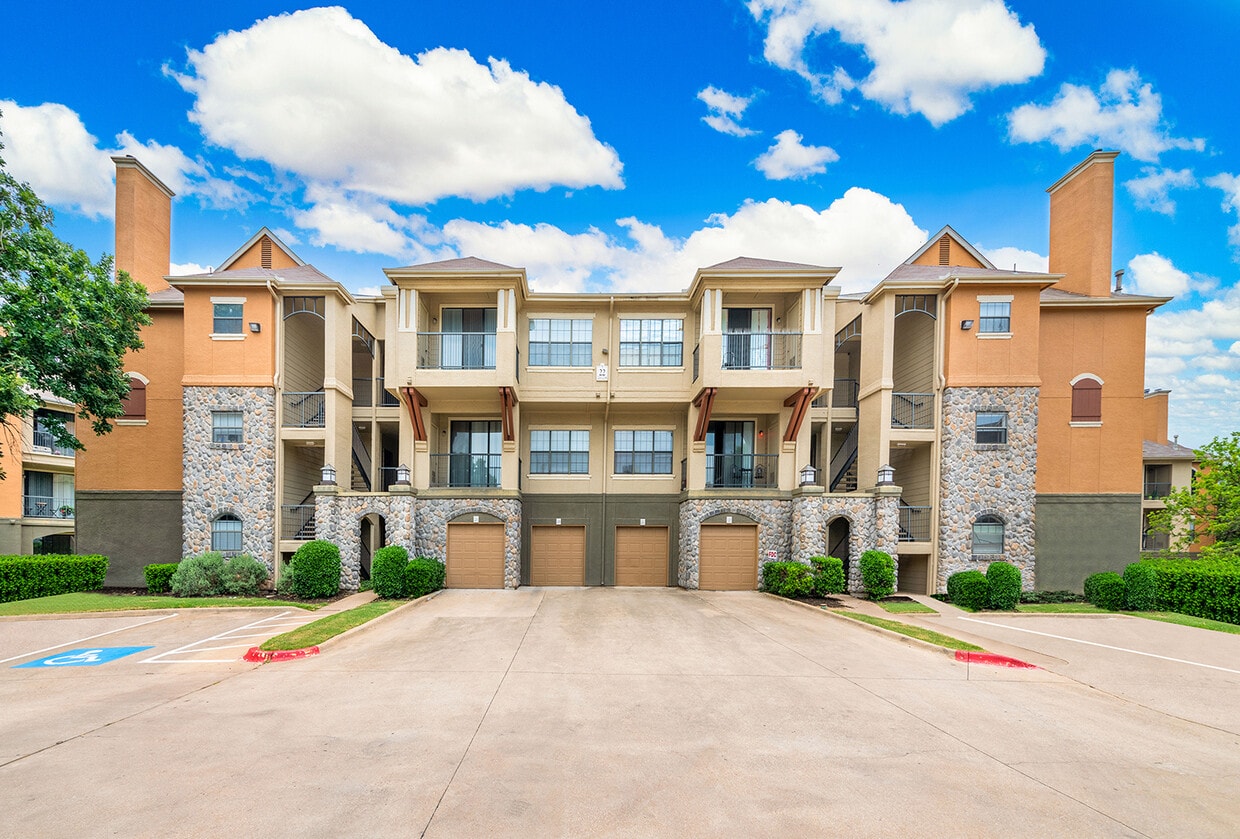 MAA Quarry Oaks - 6263 McNeil Dr Austin, TX 78729 | Apartments.com