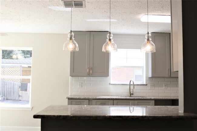 Foto del edificio - 21330 Park Tree Ln