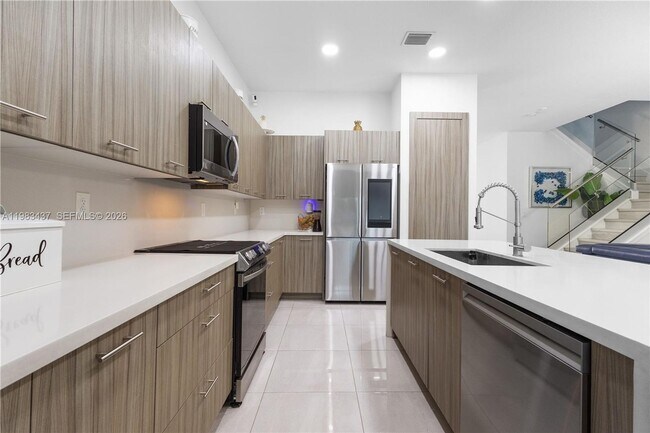 Foto del edificio - 4335 SW 174th Ave