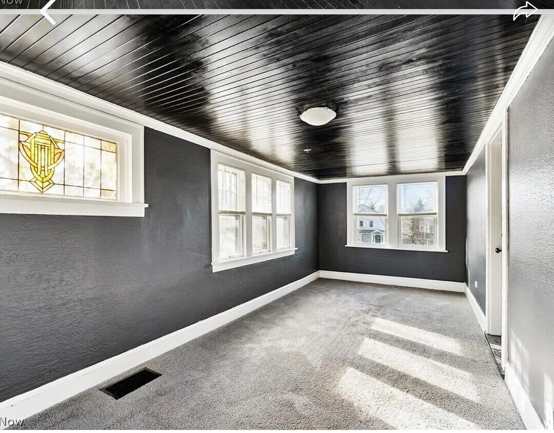 1575 St Charles Ave, Lakewood, OH 44107 Townhome Rentals in Lakewood