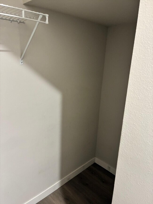 Foto del edificio - 19310-19336 36 Ave SE