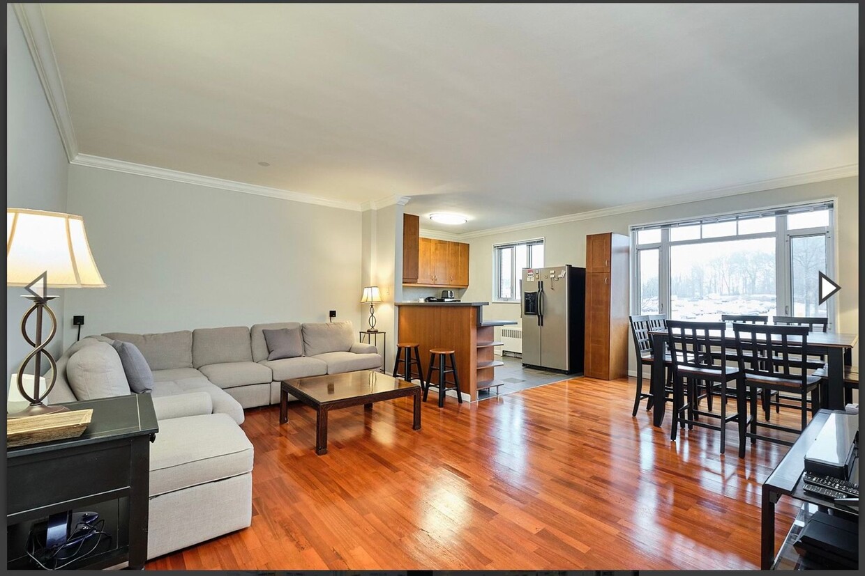 Primary Photo - Huge 1BR/ 1BA Condo- ALL UTILITIES, STORAG...