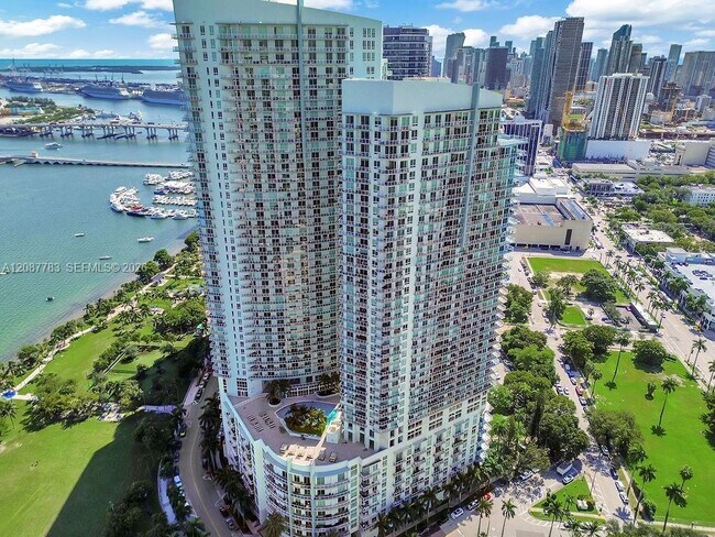Foto del edificio - 1900 N Bayshore Dr