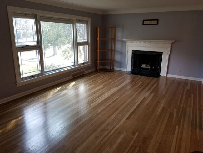 Building Photo - 3761 Hillbrook Rd