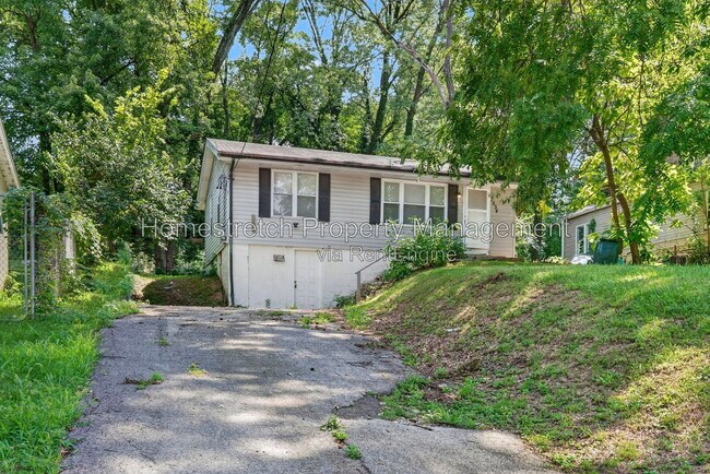 Foto del edificio - 7534 Blanding Dr