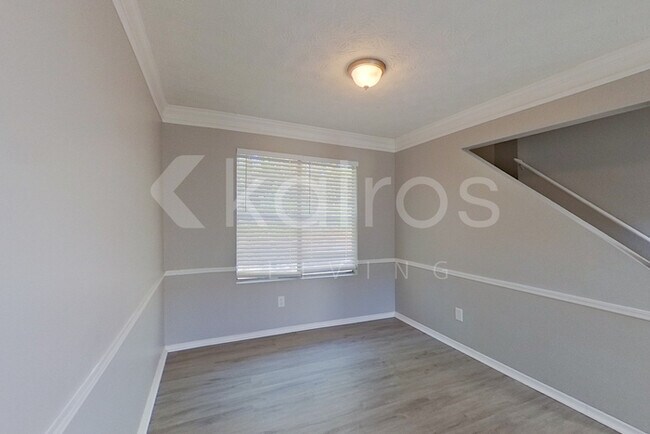 Foto del edificio - 3160 Creekwood Dr