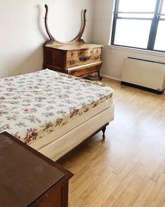 Building Photo - 8 Whittier Plz