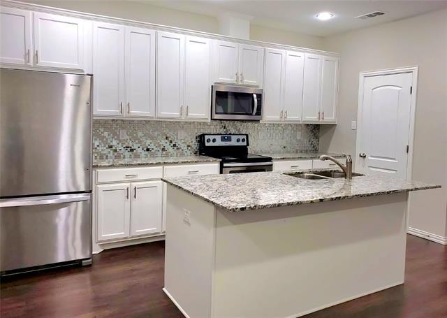 Foto del edificio - 1926 Timber Oaks Dr