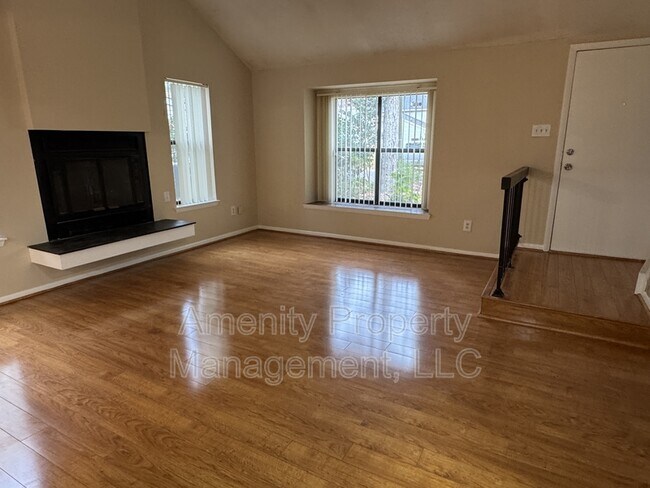 Foto del edificio - 704 Ninebark Ct