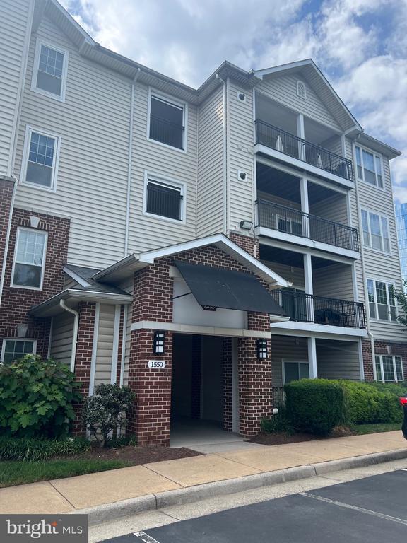 Foto del edificio - 1550 Spring Gate Dr.