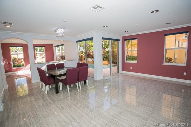 Building Photo - 1555 Breakwater Terrace
