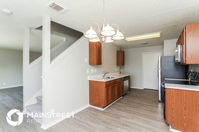 Building Photo - 6135 Lyndell Spring