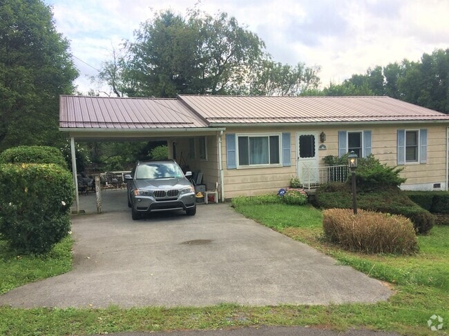 Building Photo - 422 Charwood Dr