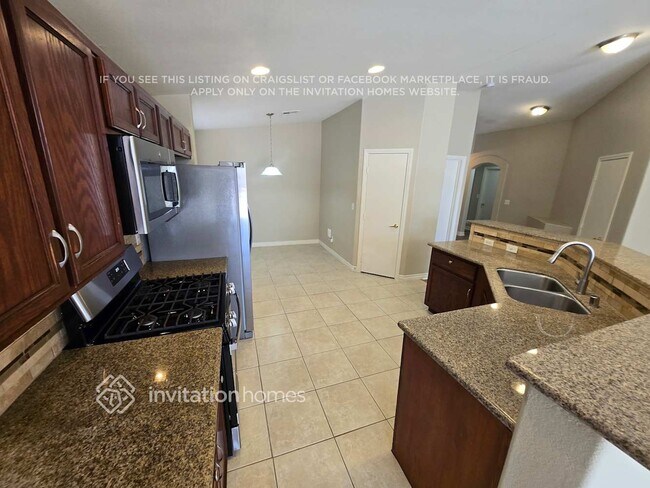 Foto del edificio - 4921 Sapphire Light St