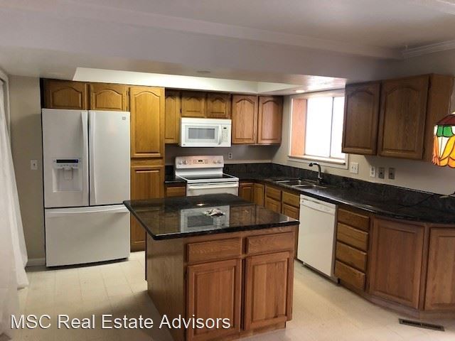 Building Photo - 3 br, 2.5 bath House - 6787 S. Race St.