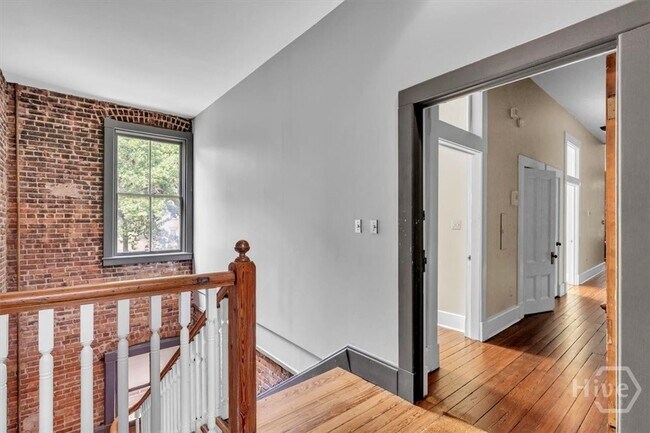 Building Photo - 20 W Oglethorpe Ave