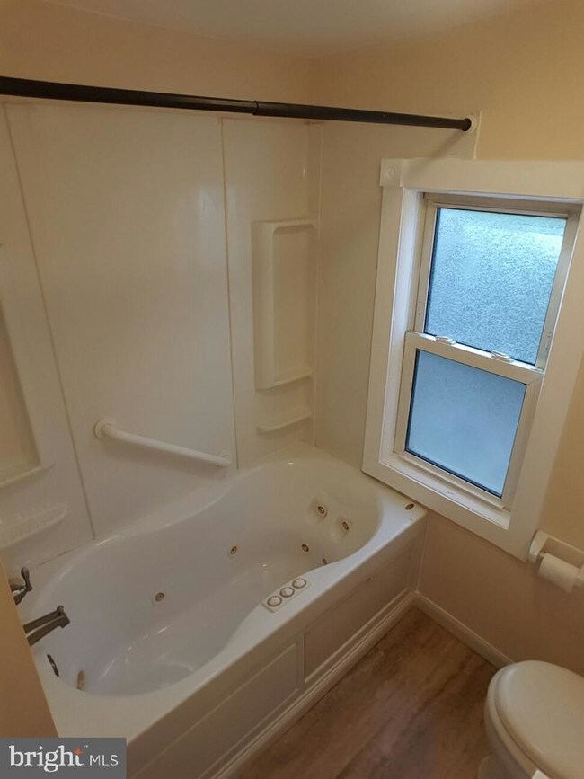 Foto del edificio - 614 Bell Rd