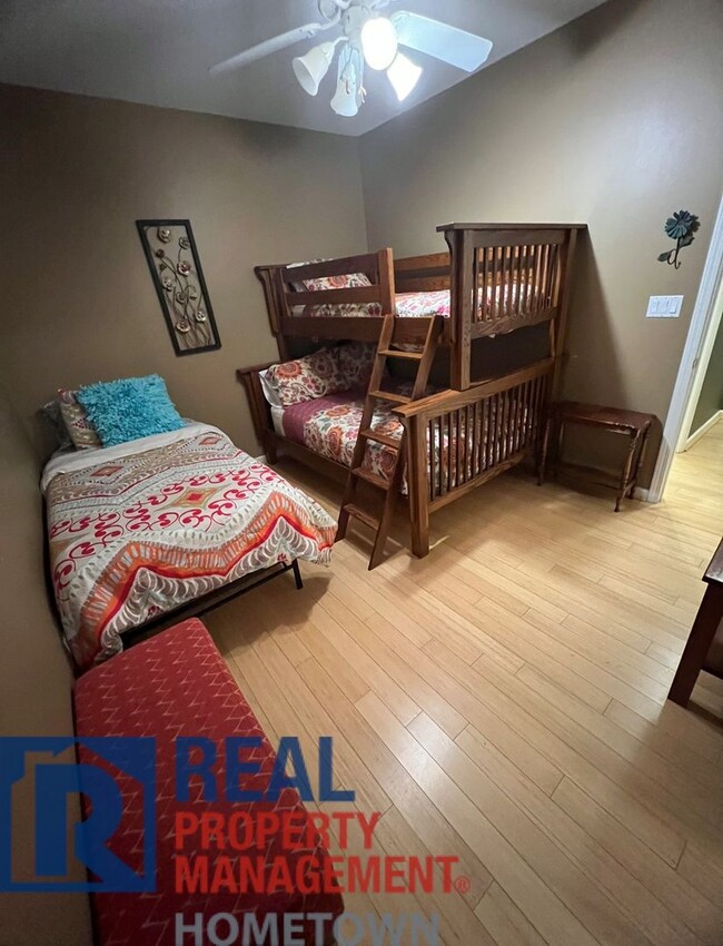 Building Photo - Furnished Condo on LAKE OUACHITA!!