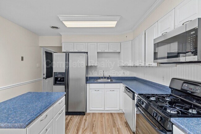 Building Photo - 1405 Flicker Dr