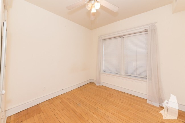 Foto del edificio - 853 W Lill Ave