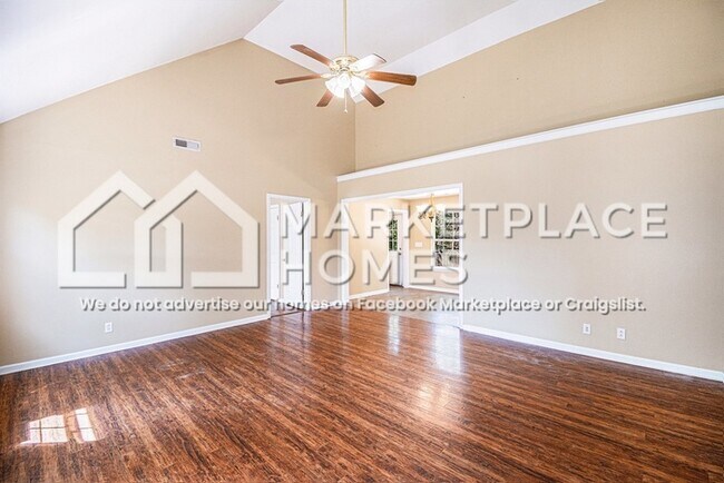 Foto del edificio - 371 Orange Blossom Trail