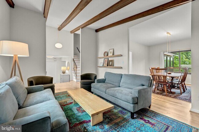 Foto del edificio - 6706 Pine Creek Ct