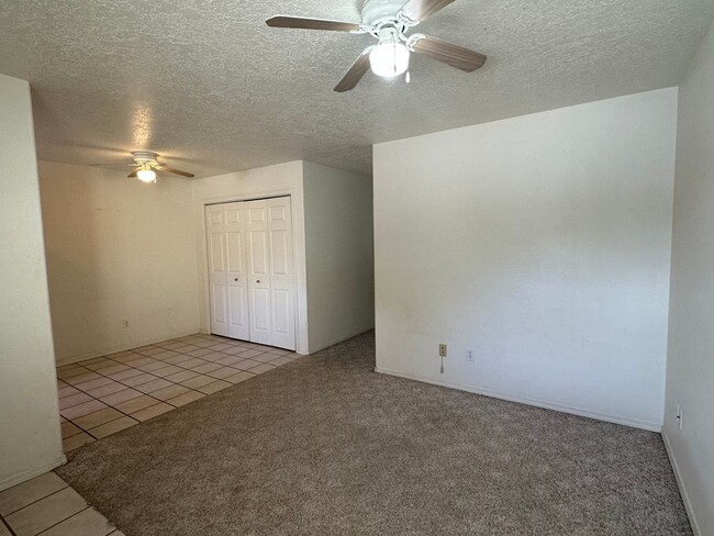 Building Photo - 2 Bedroom 2 Bathroom Duplex Available for ...