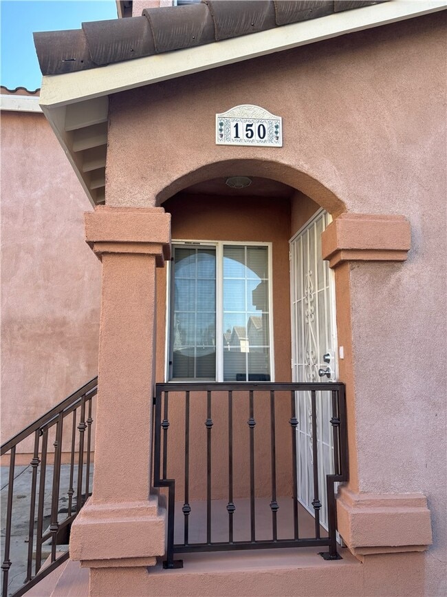 Building Photo - 150 W 116th St