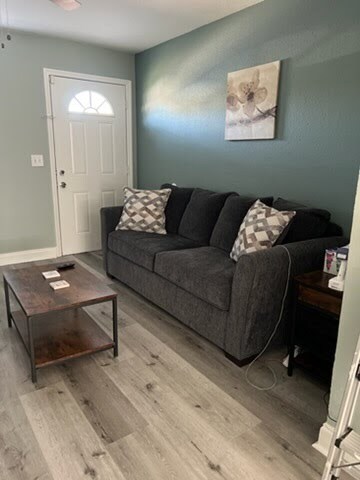 Foto del edificio - 503 E Columbus Dr