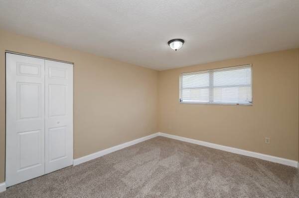 Foto del edificio - 7400 Cherry Laurel Dr
