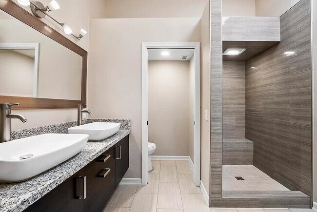 Foto del edificio - 8585 Via Mallorca