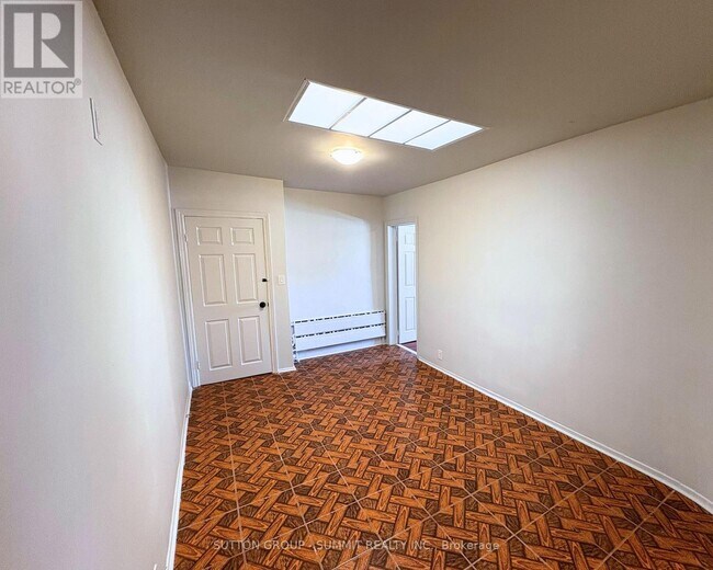 Photo du bâtiment - 2005 Dufferin St