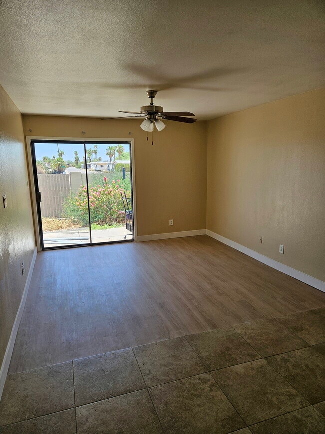 Building Photo - 835 N Granite Reef Rd