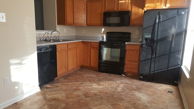 Foto del edificio - Beautiful 3-Bedroom, 2-Bath Townhome in Edgewood, MD