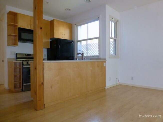 Building Photo - 2646 3rd St
