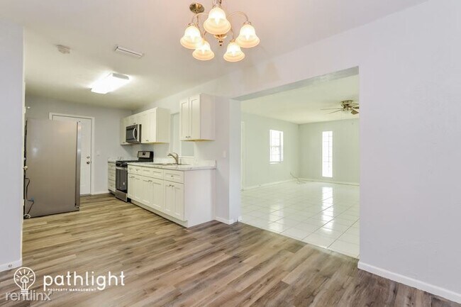 Foto del edificio - 4 br, 2 bath House - 801 Kottle Circle UNIT