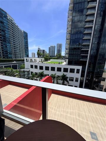 Foto del edificio - 90 NE 32nd St