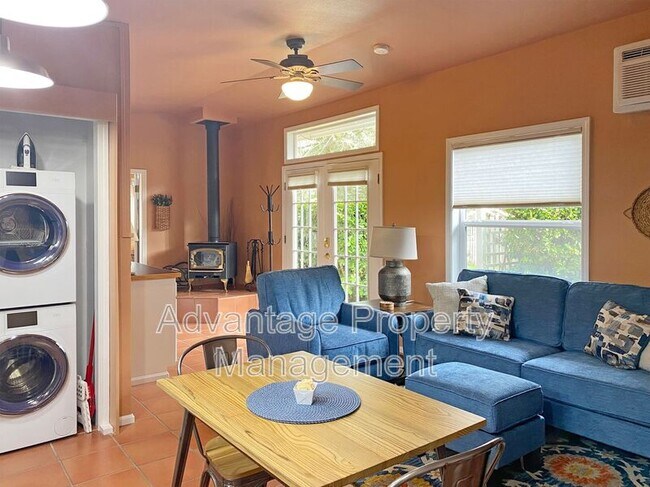 Foto del edificio - 1720 SW Brooklane Dr