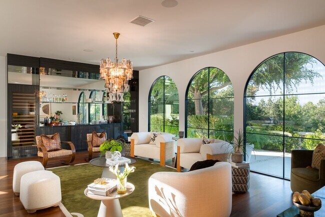 Foto del edificio - 5192 Parkway Calabasas