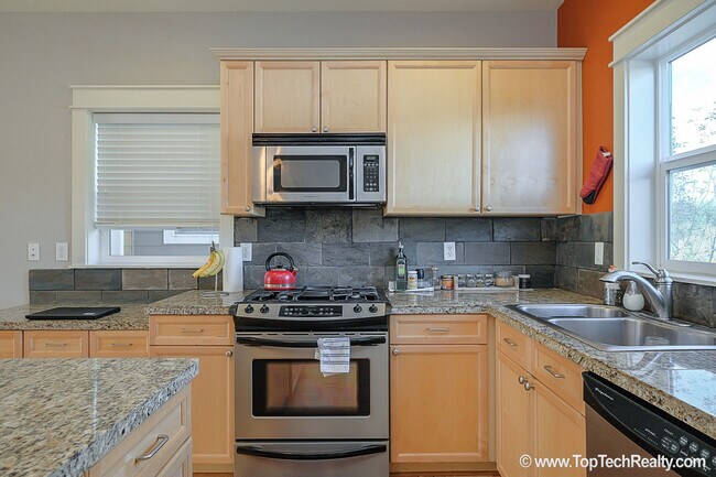 Foto del edificio - Duplex-style Condo with Great views of Wes...